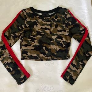 Camo cropped long sleeve